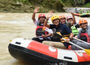 Jajal Rafting Sungai Bahbolon, Bupati Sergai Dampingi Menparekraf Sandiaga Uno