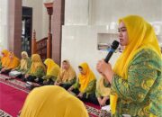 Ketua DPD Pengajian Al-Hidayah Kota Tanjungbalai Hj.Chairunnisa Tutup Kegiatan Tadarus Al-qur’an