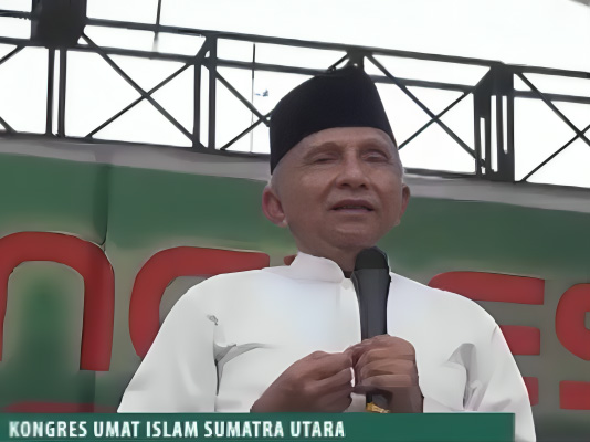 Amien Rais saat berorasi di kongres umat islam Sumatera Utara