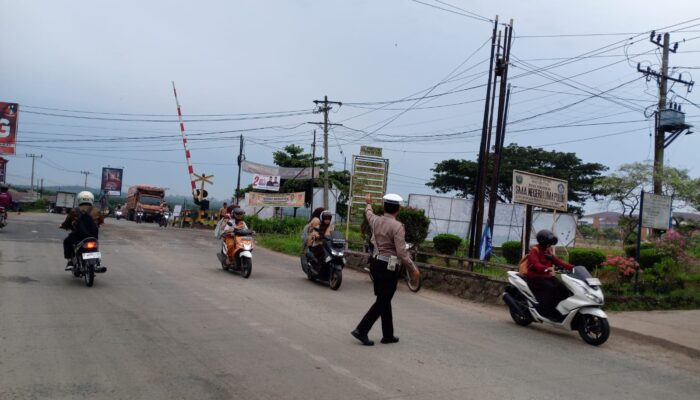 Polantas Polres Batu Bara Pengaturan Lalin di Titik Rawan Laka & Macet.