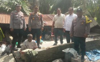 Rumah Warga Dusun Sono Terbakar. Ini Tindakan Kapolres Batu Bara di Jum’at Berkah.