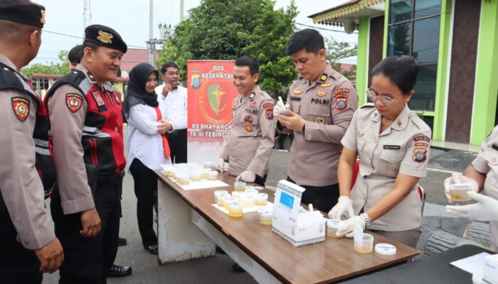 Pastikan Bebas Dari Narkoba. Kapolres Batu Bara Tes Urine Dadakan.