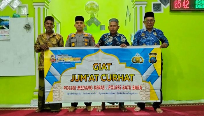 Polsek Medang Deras Giat Jumat Curhat di Mushollah Al-Iklas.