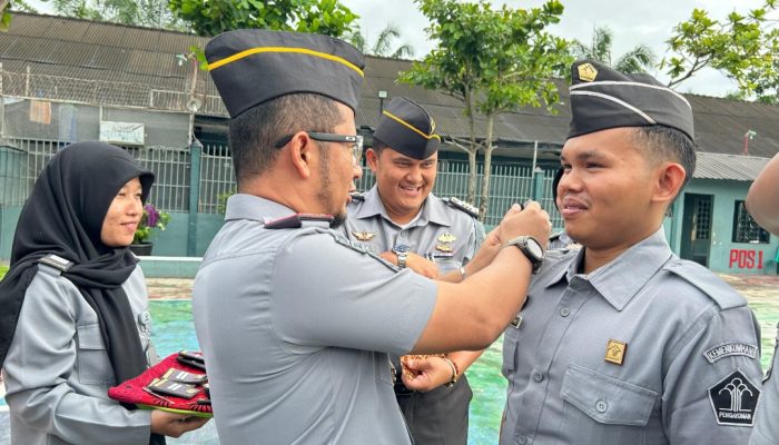 Lapas Labuhan Ruku Gelar Penyematan Tanda Kenaikan Pangkat Kepada 7 Pegawai.