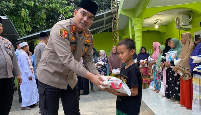 Kapolres Batu Bara Sapa Rahmadan di Masjid Nur’Hidayah Mangkai Lama.