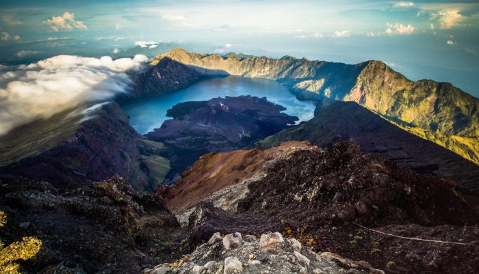 Fakta Gunung Rinjani: Tantangan dan Keindahan di Atas Awan