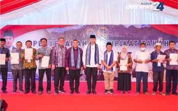 Wamen Ossy Serahkan Sertipikat Tanah di Lombok Barat, Bukti Negara Hadir Lindungi Hak Rakyat