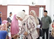 Wabup Madina Penuhi Janji Kampanye, Santuni Kaum Jompo di Kayulaut