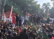 Demo Besar di Alun-Alun Pati, Warga Tolak Kebijakan Bupati Sudewo