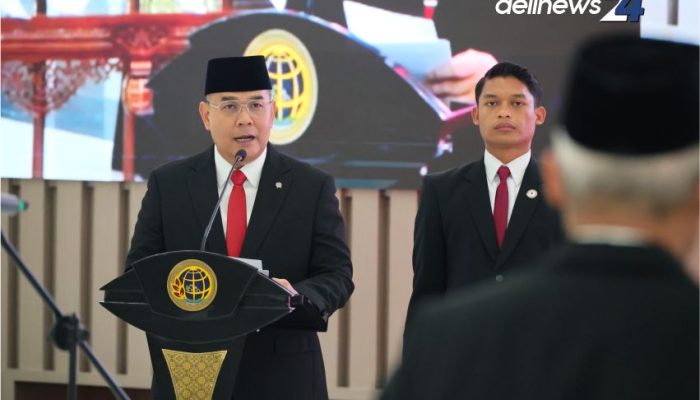 Lantik Pejabat Struktural, Wamen Ossy Ajak Jajaran Mengabdi kepada Negara dengan Penuh Dedikasi