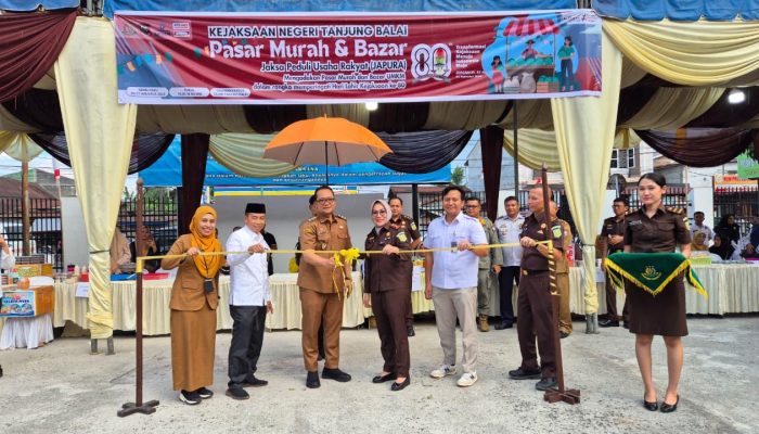 Hari Bhakti Adhyaksa ke-80 Kejari Tanjungbalai Asahan Menggelar Bazar dan Pasar Murah