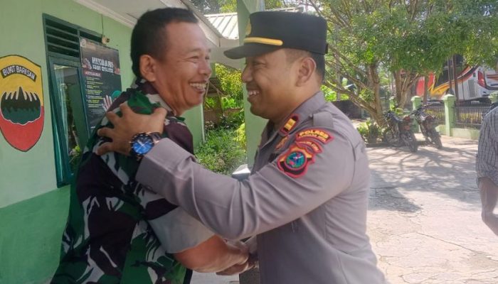 Surprise, Polsek Siabu Datangi Koramil 12 Siabu.