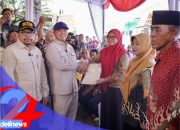 Menteri Nusron Serahkan 546 Sertipikat Hasil Konsolidasi Tanah di Jawa Tengah