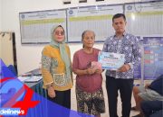Pemdes Bangun Sari Salurkan Bantuan Langsung Tunai ( BLT DD) Tahap II
