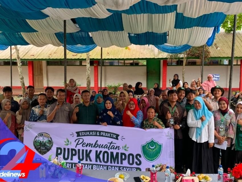 KKN Kelompok 2 Univa Medan Latih Warga Desa Manggis Olah Sisa Buah dan Sayur Jadi Pupuk Kompos