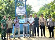 PT. TGS Serahkan CSR Kepada Warga Dusun 4 dan Dusun 6 Desa Namukur Utara