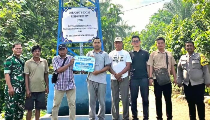 PT. TGS Serahkan CSR Kepada Warga Dusun 4 dan Dusun 6 Desa Namukur Utara